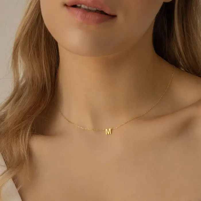 Collier à breloques avec lettres personnalisées en acier inoxydable pour femmes occasions spéciales anniversaire mariage fiançailles cadeau de Noël