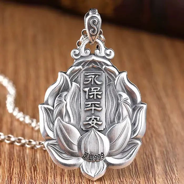 Rétro Avalokitesvara pendentif hommes bijoux Maitreya bouddha collier mâle amulette Lotus Statue colliers dame