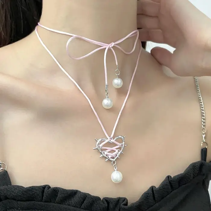 Collier ras du cou avec pendentif cœur et nœud ruban rose pour filles, bijou romantique et mignon, accessoire lolita pour femmes, soirée et fête