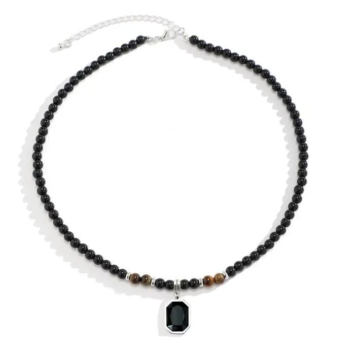 Collier de perles noires avec pendentif carré pour hommes, accessoires tendance sur le cou, bijoux à
