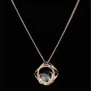 Collier Long avec pendentif papillon en cristal pour femmes