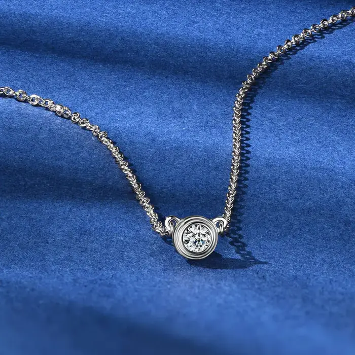 Pendentif Moissonite en Argent Sterling 925 pour Femmes Occasions Spéciales Bijou Cadeau Collier avec Certification