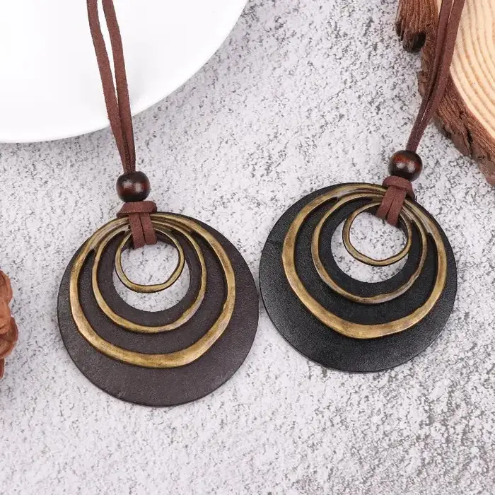 Colliers multicouches Vintage en cuir avec pendentif en bois pour femmes et hommes