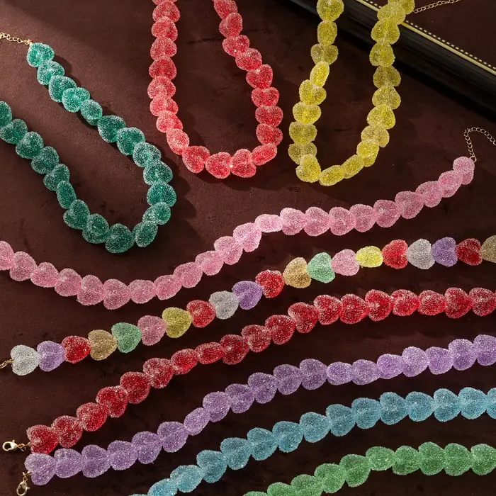 Collier en résine d'amour coloré