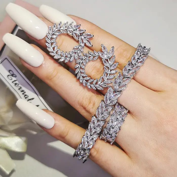 Ensemble de bijoux couleur argent Marquise