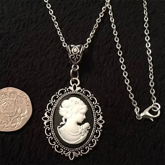 Collier Camée Gothique Vintage Sculpté Ras Du Cou Bijou Femme Filles Occasions Spéciales