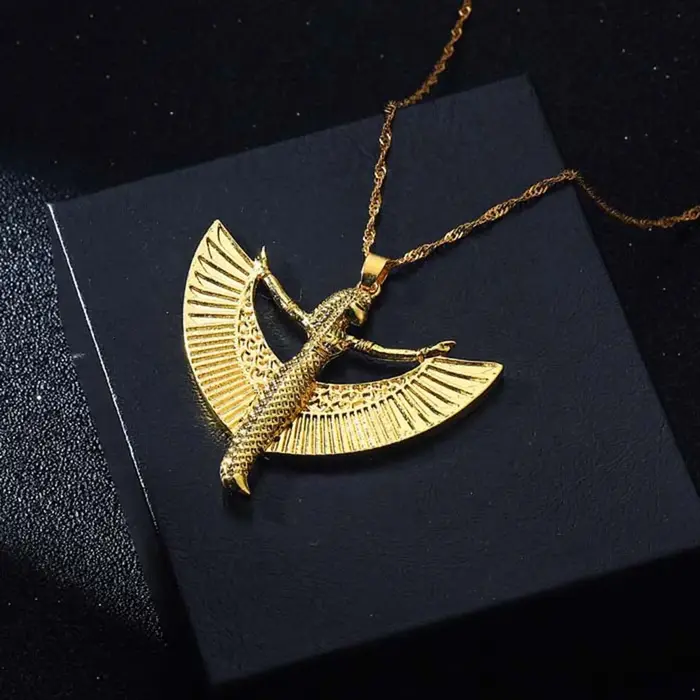 Isis déesse étain antique égyptien occulte divinité mode couleur or pendentif collier pour femmes cadeau pour petite amie bijoux