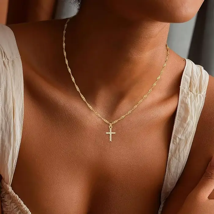 Collier croix en acier inoxydable plaqué or véritable 18 carats pour femmes et filles, ne ternit pas, étanche, bijoux de foi chrétienne de pâques, cadeaux