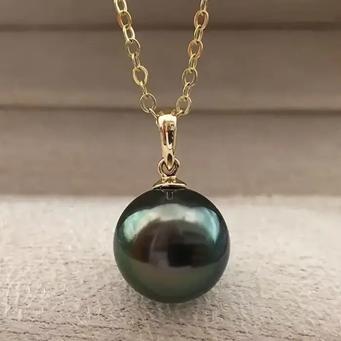Collier pendentif en perles de verre bleu Tahiti