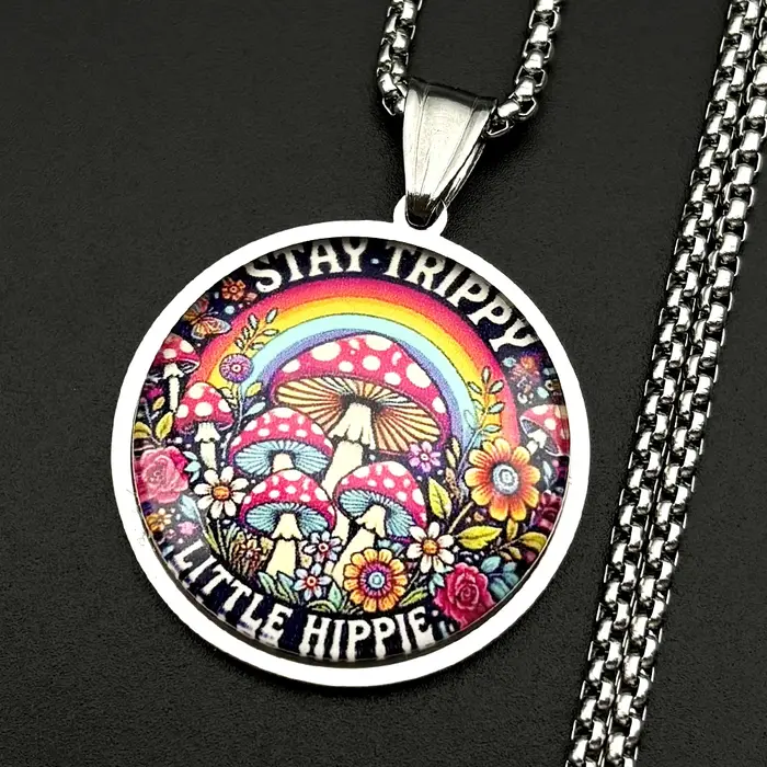 Collier Stay Trippy Little Hippie en acier inoxydable et verre style punk gothique symbole magique champignon fleur bijou chaîne femme homme occasions spéciales