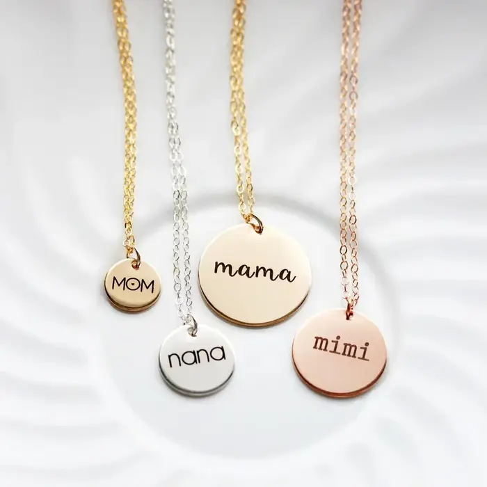 Collier pendentif rond en acier inoxydable avec noms gravés personnalisés, texte inclus gratuit avec chaîne, cadeau pour les amoureux