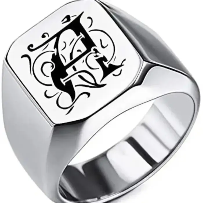 Bague signet monogramme initial tendance pour hommes