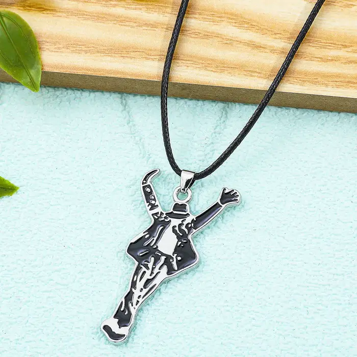 Collier Pendentif Personnalisé Danseur Étoile – Bijou Masculin Tendance