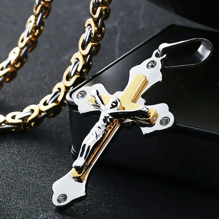 Collier pendentif croix de jésus Crucifix chrétien avec cristal