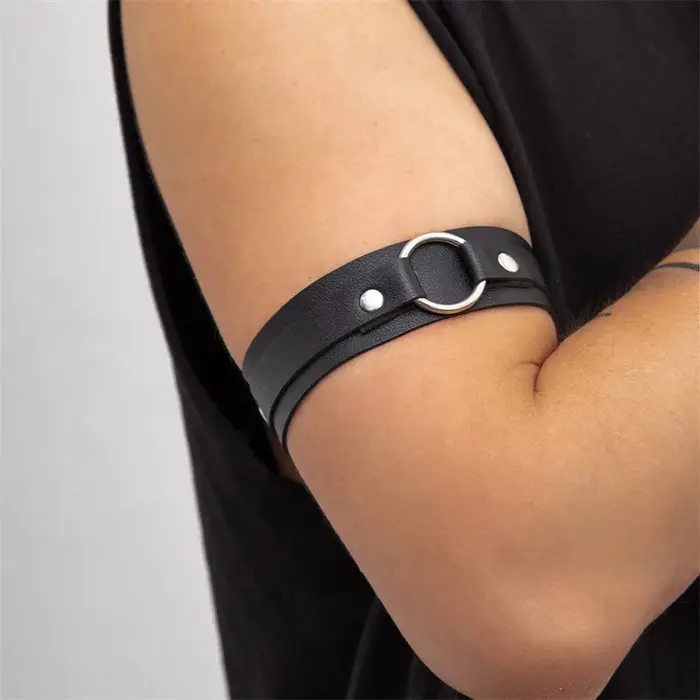 Bracelet en cuir 2026 – Bracelet de poignet en cuir avec anneau métallique – Accessoire de bras unis