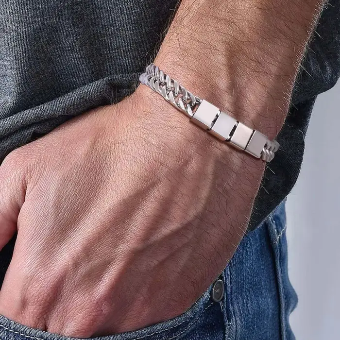 Bracelets pour hommes gravés sur mesure