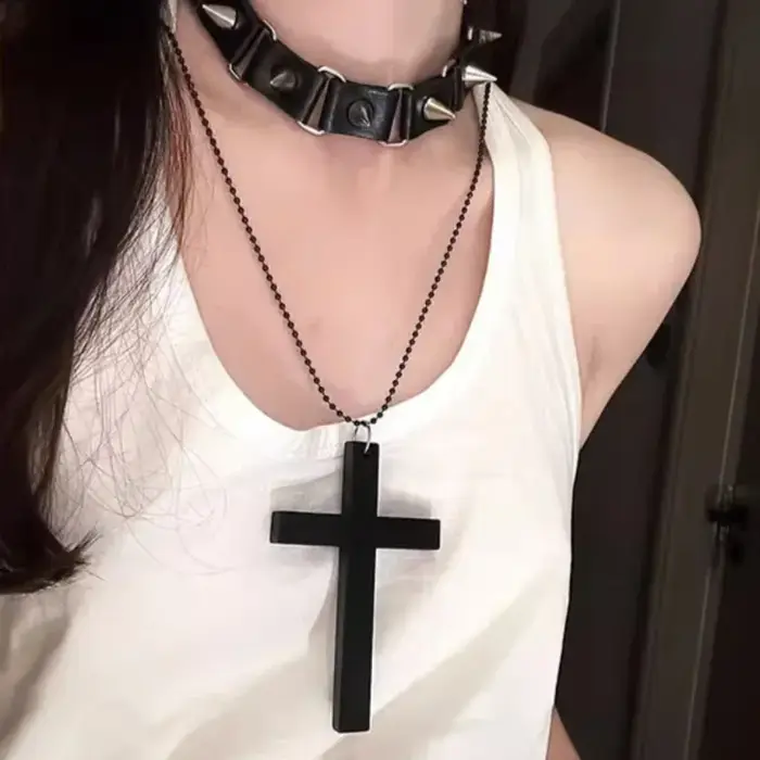 Collier punk gothique en bois avec croix vintage chaîne de pop-corn pour femmes et hommes occasions spéciales fêtes parties