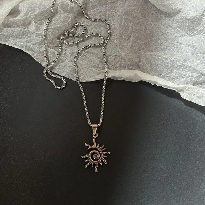 Mode créative soleil flamme pendentif collier Punk Hip Hop rétro Hipster hommes évidé en acier inoxydable