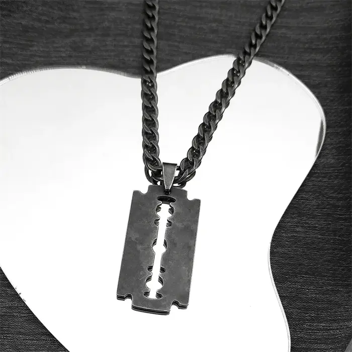 Collier long lame de rasoir en acier inoxydable croix tracker d'humeur pour hommes et femmes occasions spéciales punk gothique steampunk