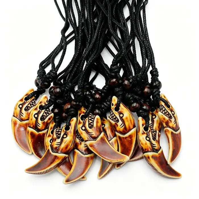 Collier pendentif en résine en forme de dent de requin pour hommes et femmes