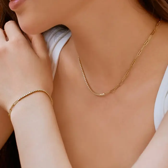 Collier chaîne tennis Vinregem avec saphir synthétique