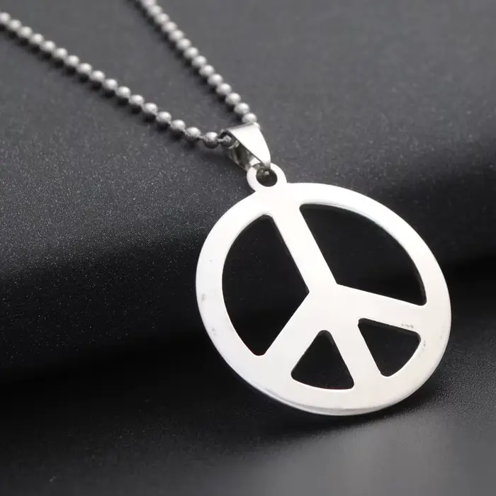 Lot de 1 ou 2 colliers avec pendentif signe de paix d'amour de style hippie des années 1960 et 1970, accessoires de fête hippie avec chaîne en cuir ou en acier