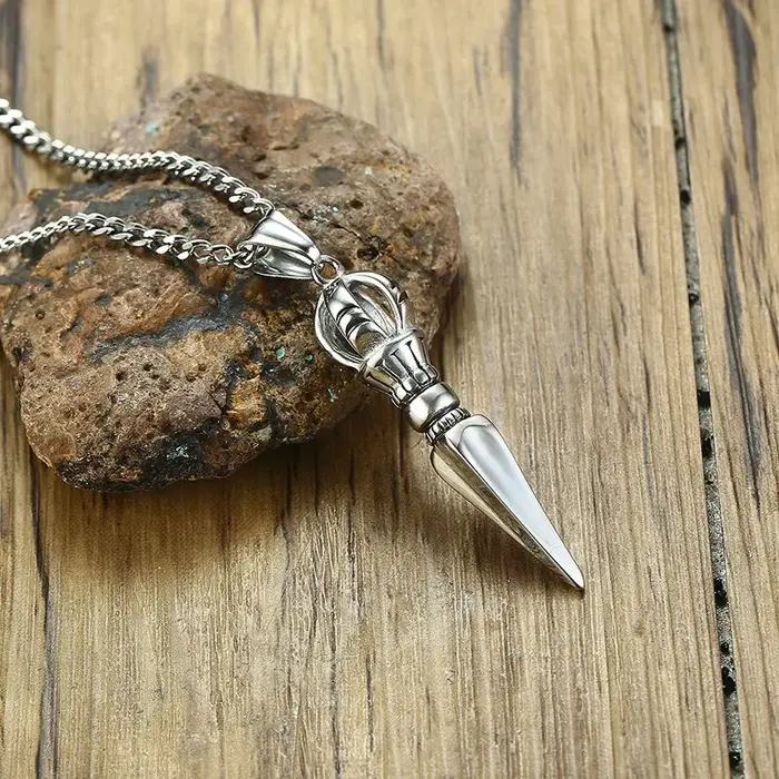 Collier avec pendentif en acier inoxydable pour hommes
