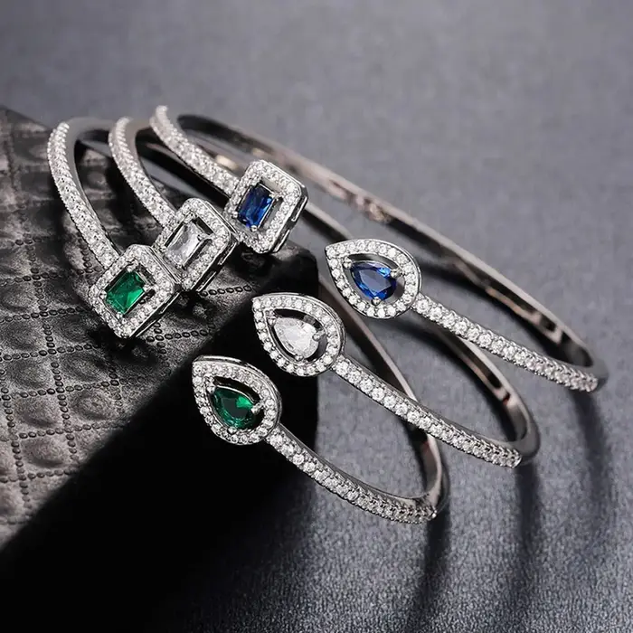 Bracelet manchette en zircon cubique