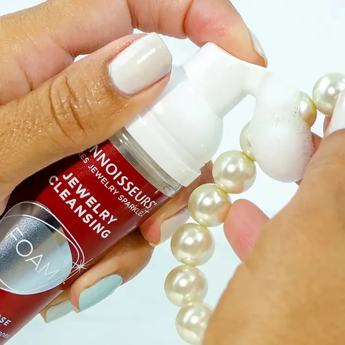 Mousse nettoyante pour bijoux Connoisseurs