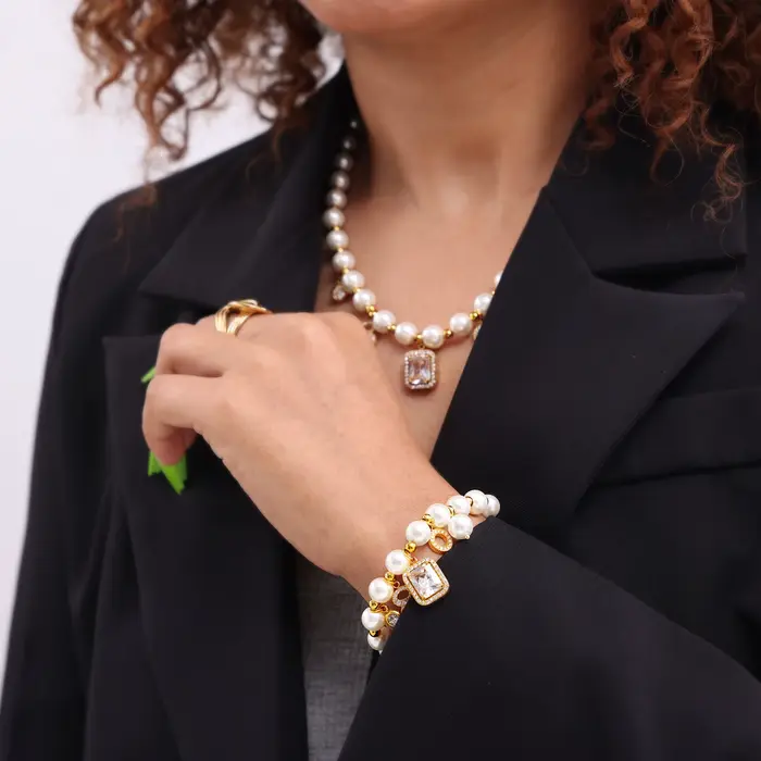 Collier et bracelet en perles de coquillage avec pendentif carré en zircon pour femmes