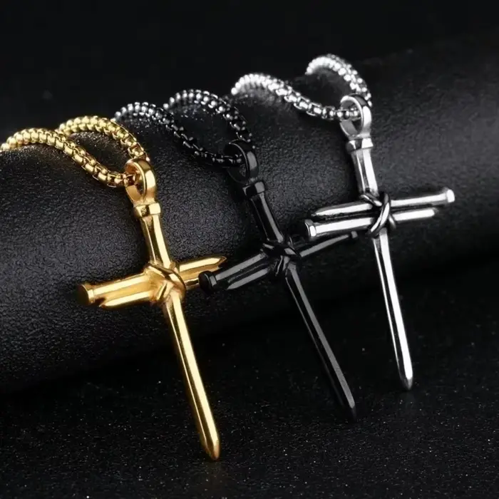 Bijoux pour hommes collier en acier inoxydable noir pendentif croix-chaîne collier cadeau pour hommes en gros