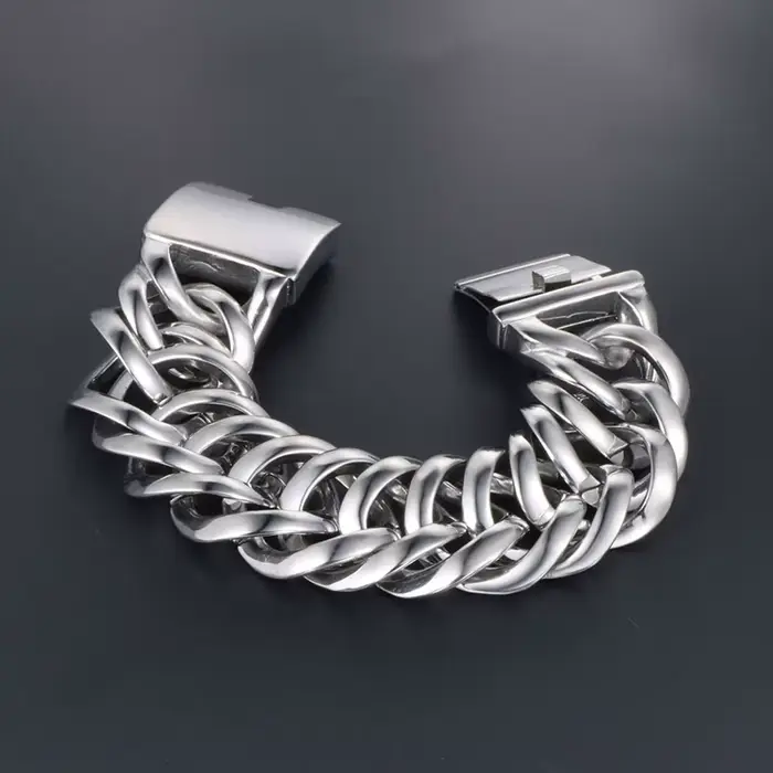 Bracelet gourmette néo-gothique en acier inoxydable robuste pour homme occasion fête cadeau amitié motard
