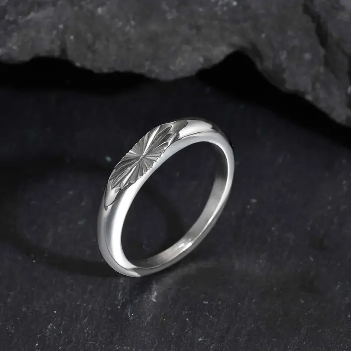 Bague en acier inoxydable Sunburst pour homme élégante et résistante occasion spéciale cadeau de mariage anniversaire soirée de gala tenue quotidienne