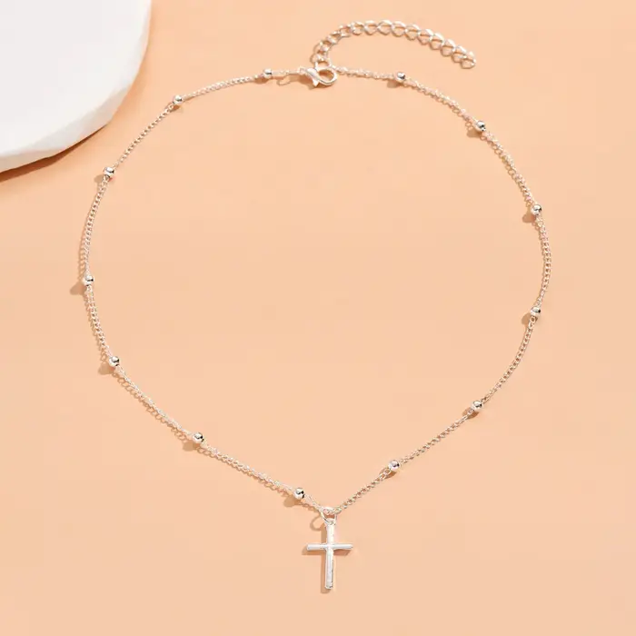 Collier croix en argent avec chaîne O acier inoxydable pour femmes élégantes occasions religieuses et soirées chic